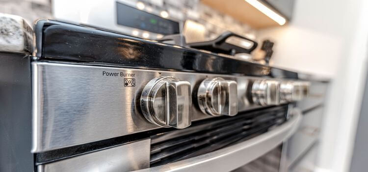 How to Light a Gas Oven With an Electric Starter