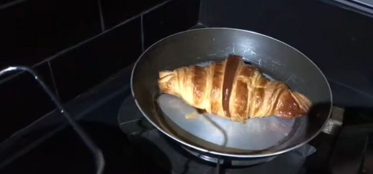 How to reheat croissants on Stovetop