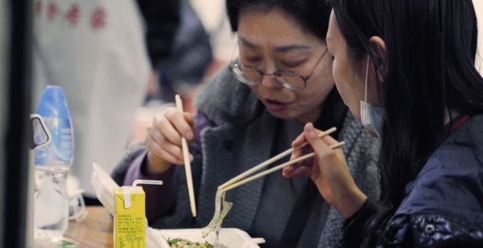 Does Eating with Chopsticks Help Digestion